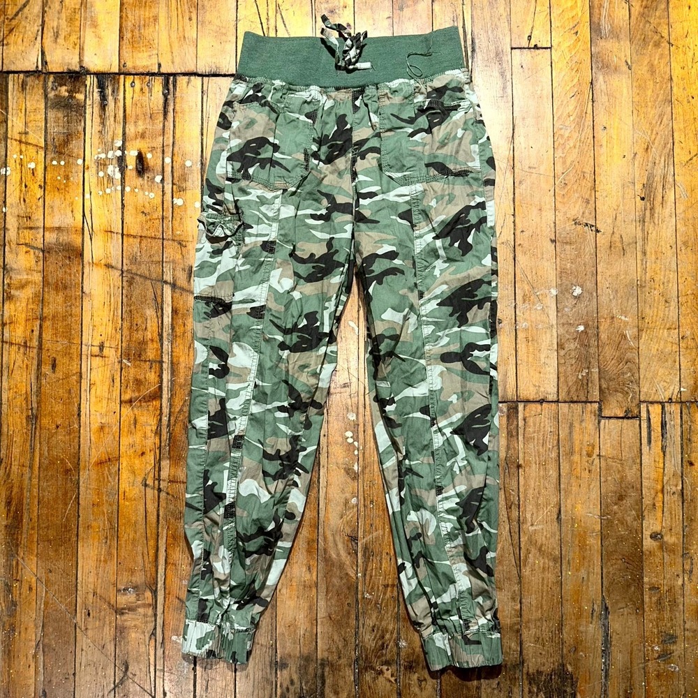 Almost Famous Cargo Pants Womens‎ Small Green Camouflage Tapered Leg Drawstring